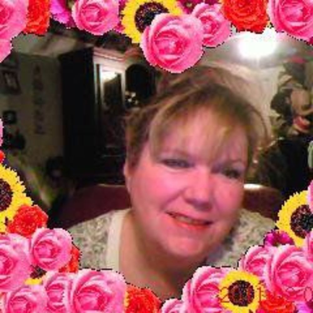 Meet your Posher, Claudia